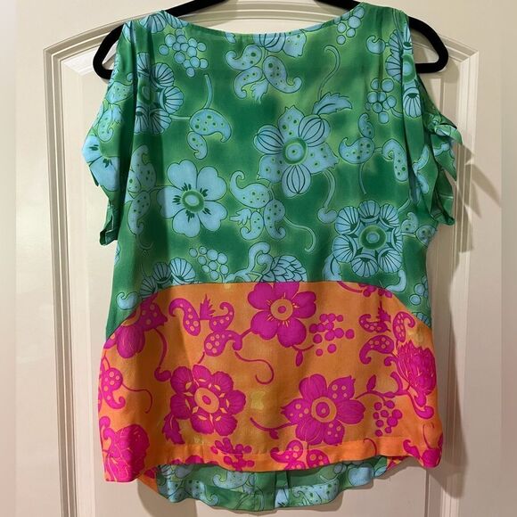 ANTHROPOLOGIE VANESSA VIRGINIA 100% Silk Floral Blouse Green Pink Women’s Size 0 - Picture 2 of 5